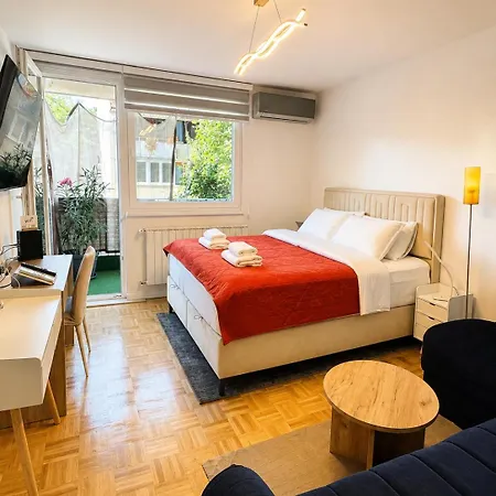 Apartment Rose Nest Airport - Self Check-in - Free Parking Sarajevo