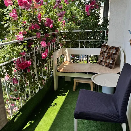 Apartment Rose Nest Airport - Self Check-in - Free Parking